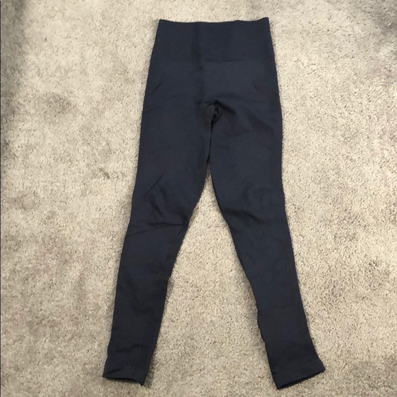 Lulu Lemon Cropped Leggings Size 6 - Picture 2 of 2